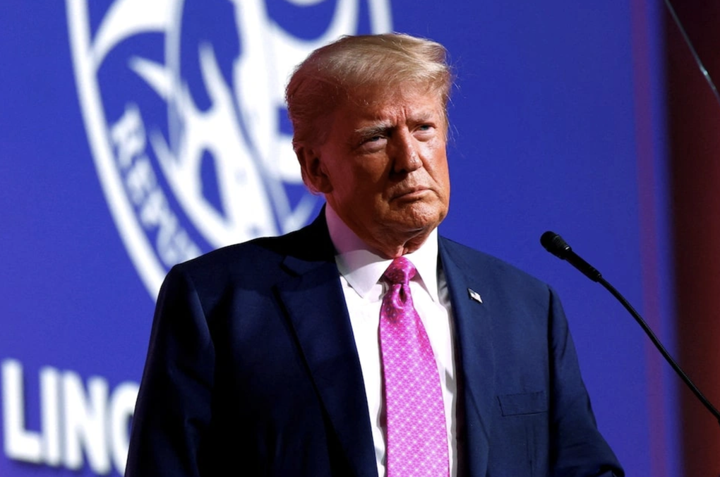 Tổng thống Donald Trump sẽ cho khoan thêm dầu ngay khi trở lại Nhà Trắng - 1 Tổng thống Donald Trump sẽ cho khoan thêm dầu ngay khi trở lại Nhà Trắng - 1