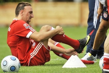 Bayern mất cả Ribery lẫn Luca Toni cho ngày ra quân