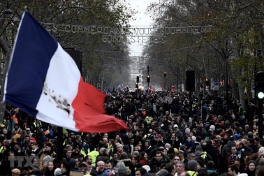 Pháp: Tiếp tục biểu tình quy mô lớn phản đối cải cách hưu trí