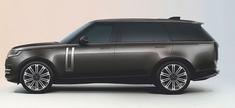 Bom tấn Range Rover 2022 lộ ảnh thực tế trước ngày ra mắt chính thức - 9 Bom tấn Range Rover 2022 lộ ảnh thực tế trước ngày ra mắt chính thức - 9