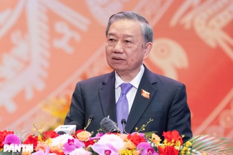 “Đằng sau sự chuyển mình của nền kinh tế là những đêm trắng họp bàn”