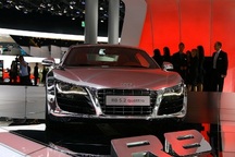 Audi R8 mạ crôm tỏa sáng Frankfurt 2009