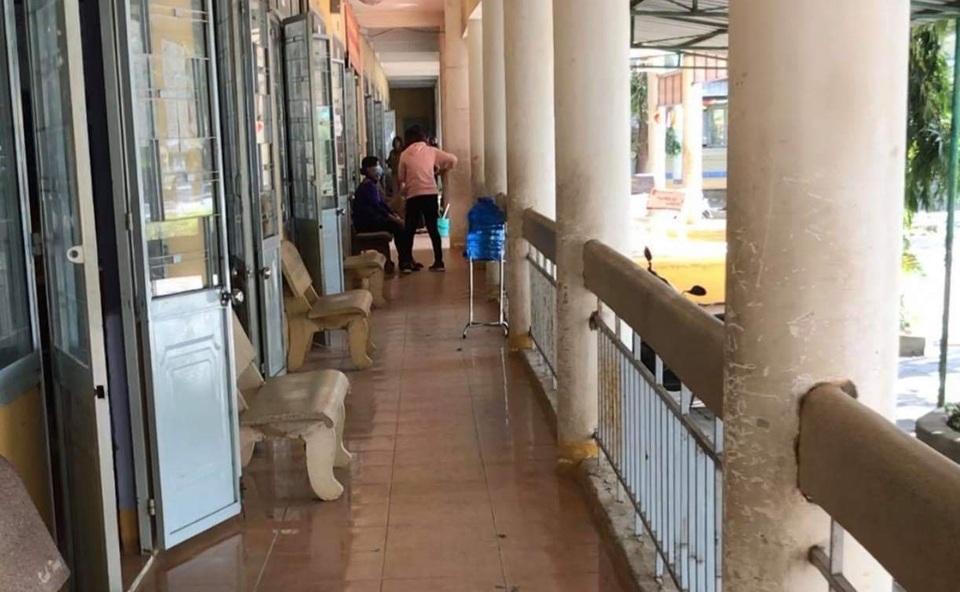 Ninh Thuận: Nghỉ học thêm 1 tuần, giáo viên tất bật vệ sinh trường lớp - 4 Ninh Thuận: Nghỉ học thêm 1 tuần, giáo viên tất bật vệ sinh trường lớp - 4