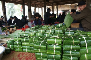 Kỷ lục gói bánh chưng tại Ecopark: 1 vạn cái trong 2 ngày
