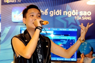 Ca sĩ JustaTee trổ tài “thi hát karaoke”