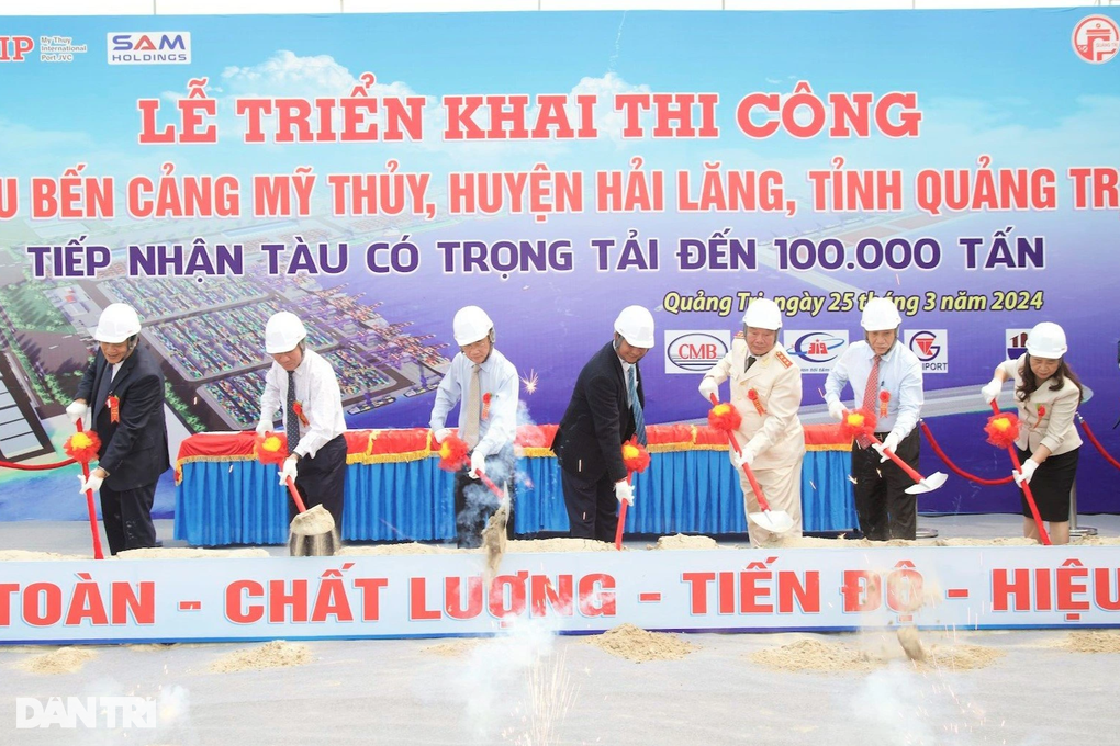 Tái khởi động dự án cảng biển hơn 14.000 tỷ đồng chậm thi công nhiều năm - 1 Tái khởi động dự án cảng biển hơn 14.000 tỷ đồng chậm thi công nhiều năm - 1
