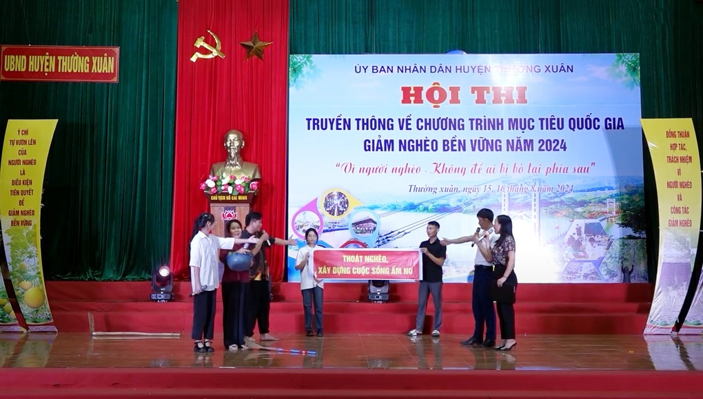 Thanh Hóa đẩy mạnh truyền thông, nâng cao nhận thức giảm nghèo - 1 Thanh Hóa đẩy mạnh truyền thông, nâng cao nhận thức giảm nghèo - 1