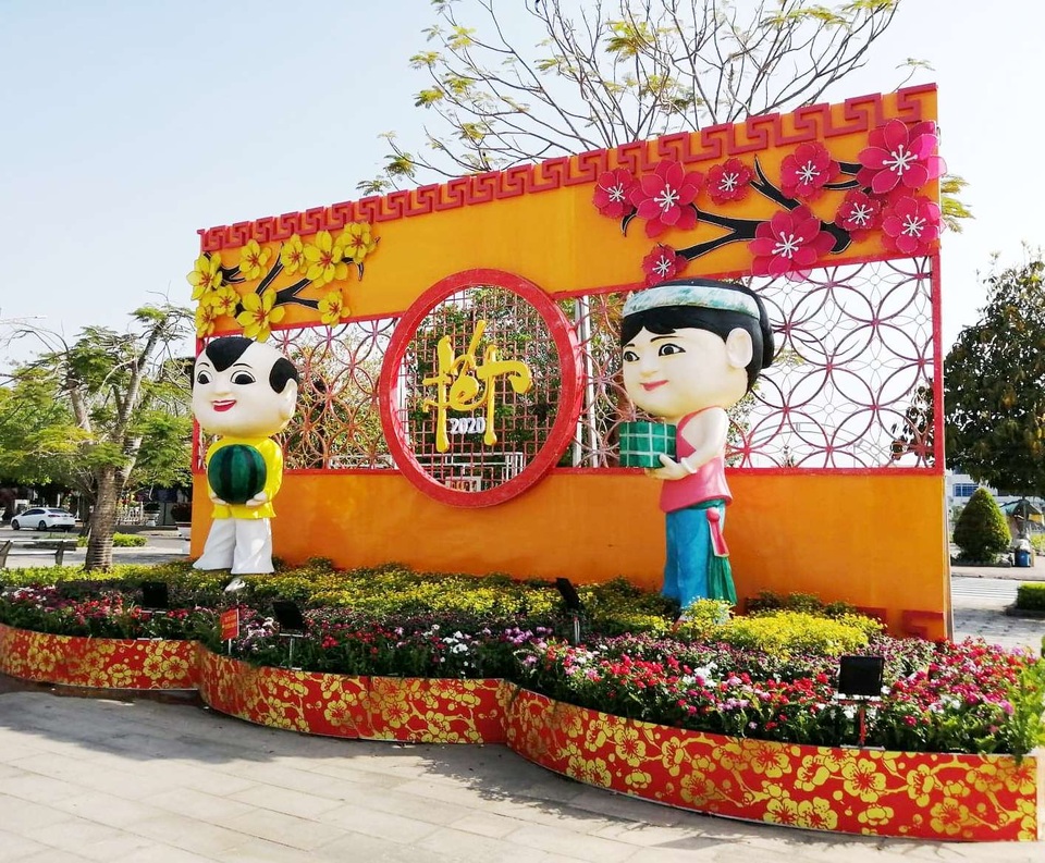 Đẹp mắt tiểu cảnh chào năm mới 2020 trên Quảng trường lớn nhất ĐBSCL - 7 Đẹp mắt tiểu cảnh chào năm mới 2020 trên Quảng trường lớn nhất ĐBSCL - 7