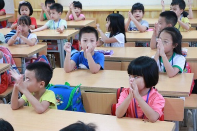 Học sinh Hà Nội học 4 ngày/tuần vì quá tải: Đề xuất 3 phương án giải quyết