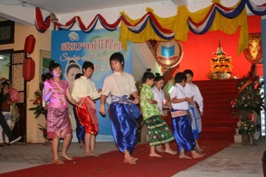 Chùm ảnh: Độc đáo điệu múa Lăm - vông