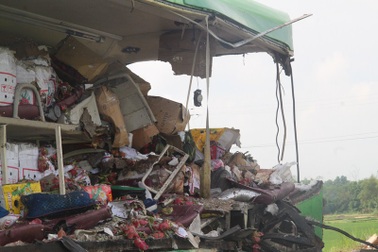 Nhân chứng kể chuyện cứu người trong vụ tai nạn kinh hoàng 5 người chết