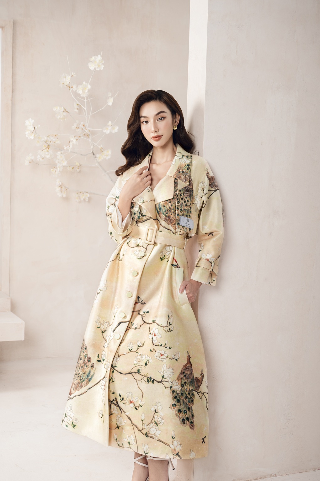 Hoa hậu Thùy Tiên theo đuổi phong cách thời trang ngọt ngào - 2 Hoa hậu Thùy Tiên theo đuổi phong cách thời trang ngọt ngào - 2