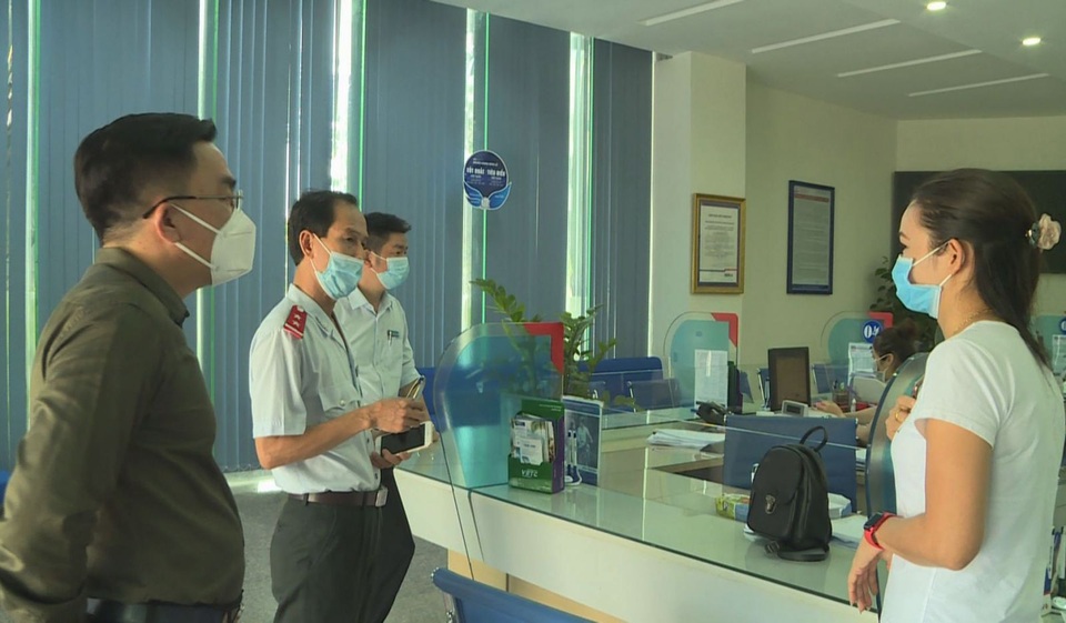 Hà Tĩnh: Xử phạt 2 trường hợp không đeo khẩu trang phòng dịch Covid-19 - 1 Hà Tĩnh: Xử phạt 2 trường hợp không đeo khẩu trang phòng dịch Covid-19 - 1