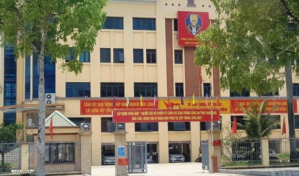 Sử dụng ma túy, một Cảnh sát giao thông bị tước quân tịch - 1 Sử dụng ma túy, một Cảnh sát giao thông bị tước quân tịch - 1