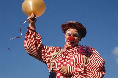 Tiếng nổ bóng bay có thể lớn hơn cả tiếng súng và gây tổn hại đến thính giác