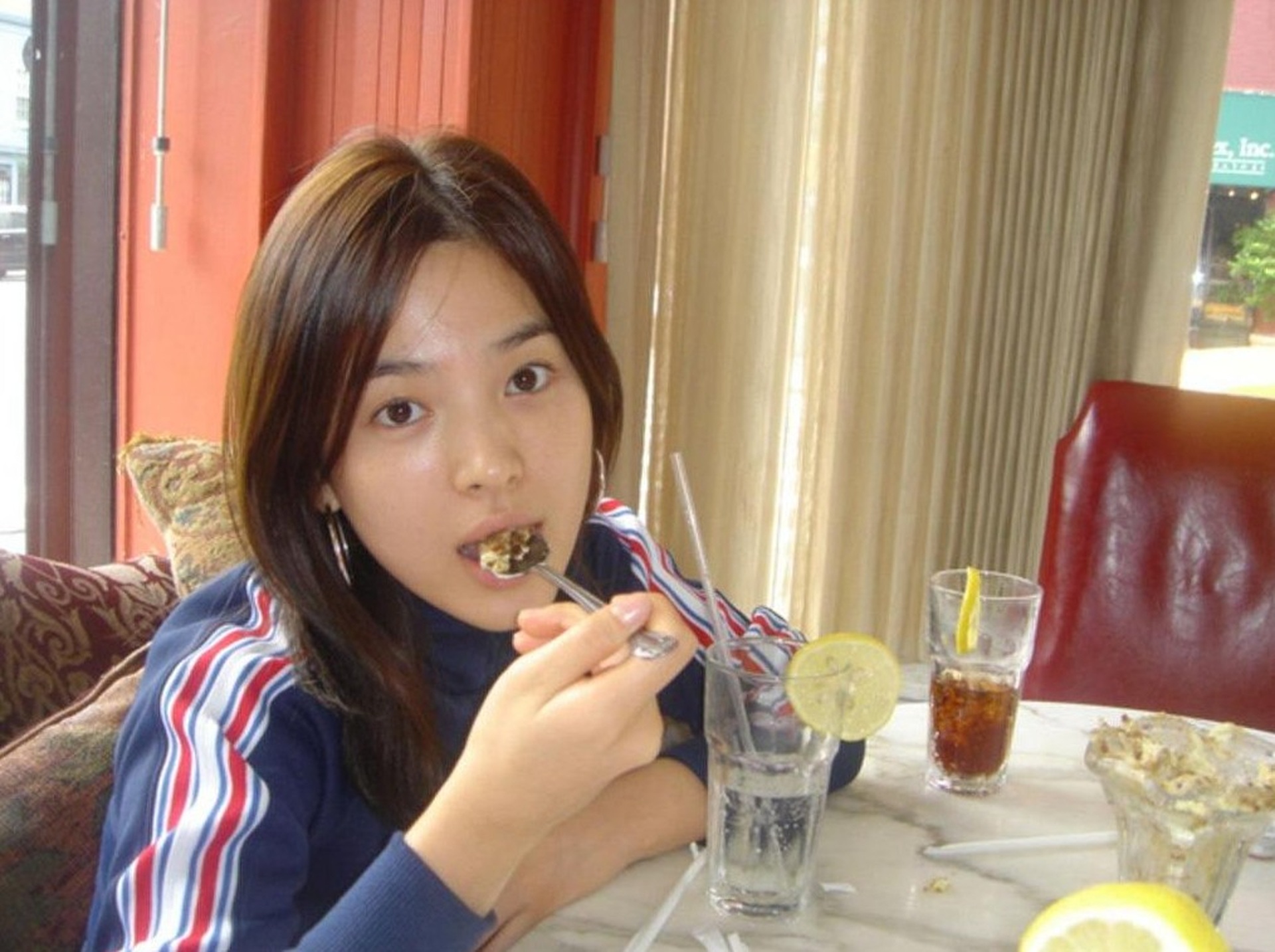 Loạt ảnh gây sốt của tượng đài nhan sắc xứ Hàn Song Hye Kyo - 2 Loạt ảnh gây sốt của tượng đài nhan sắc xứ Hàn Song Hye Kyo - 2