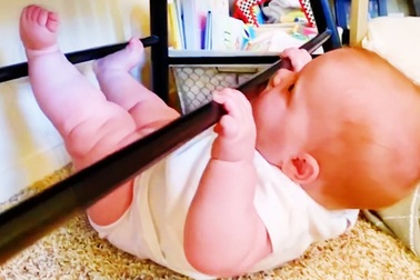 Chết cười với clip bọn trẻ tập thể dục