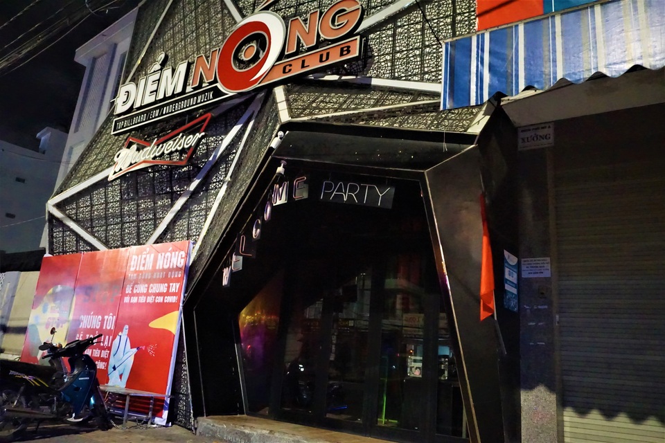 Karaoke, vũ trường cửa đóng then cài phòng, chống dịch Covid-19 - 7 Karaoke, vũ trường cửa đóng then cài phòng, chống dịch Covid-19 - 7