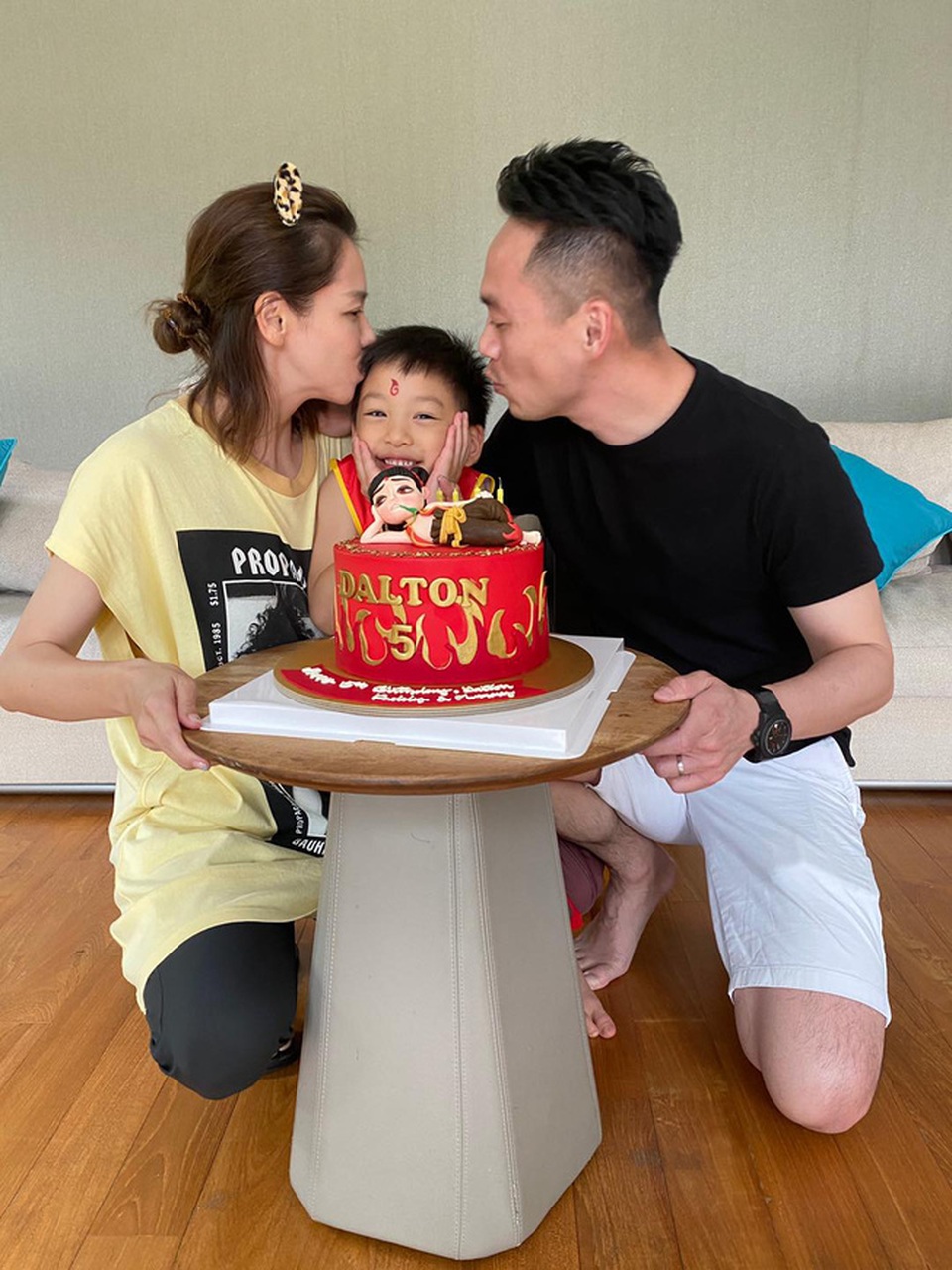 Từ Nhược Tuyên: Từ nữ hoàng ảnh nóng tới vợ hai của đại gia giàu có - 12 Từ Nhược Tuyên: Từ nữ hoàng ảnh nóng tới vợ hai của đại gia giàu có - 12