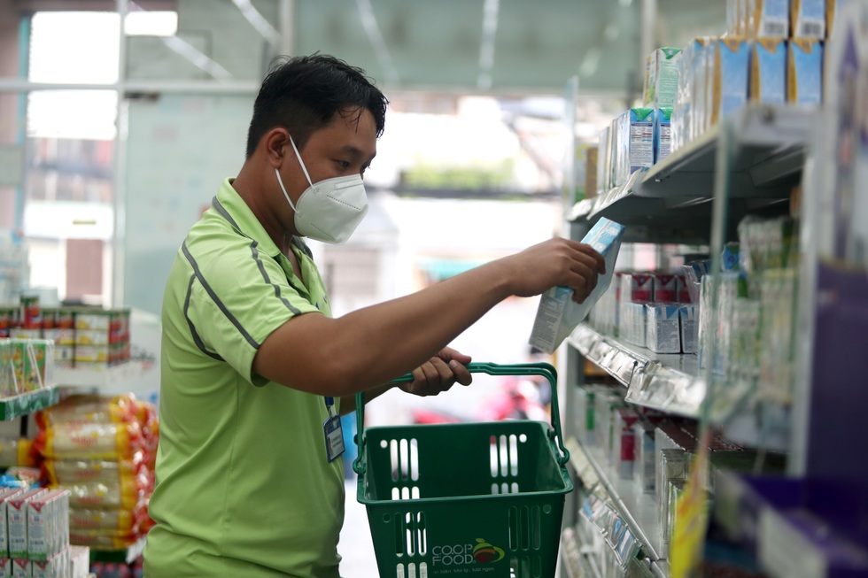 Bộ đội đi chợ: Con chưa biết khi nào về, chắc tới khi hết dịch - 10 Bộ đội đi chợ: Con chưa biết khi nào về, chắc tới khi hết dịch - 10
