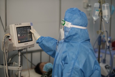 Ứng dụng điểm cảnh báo sớm theo dõi hiệu quả tình trạng bệnh nhân Covid-19