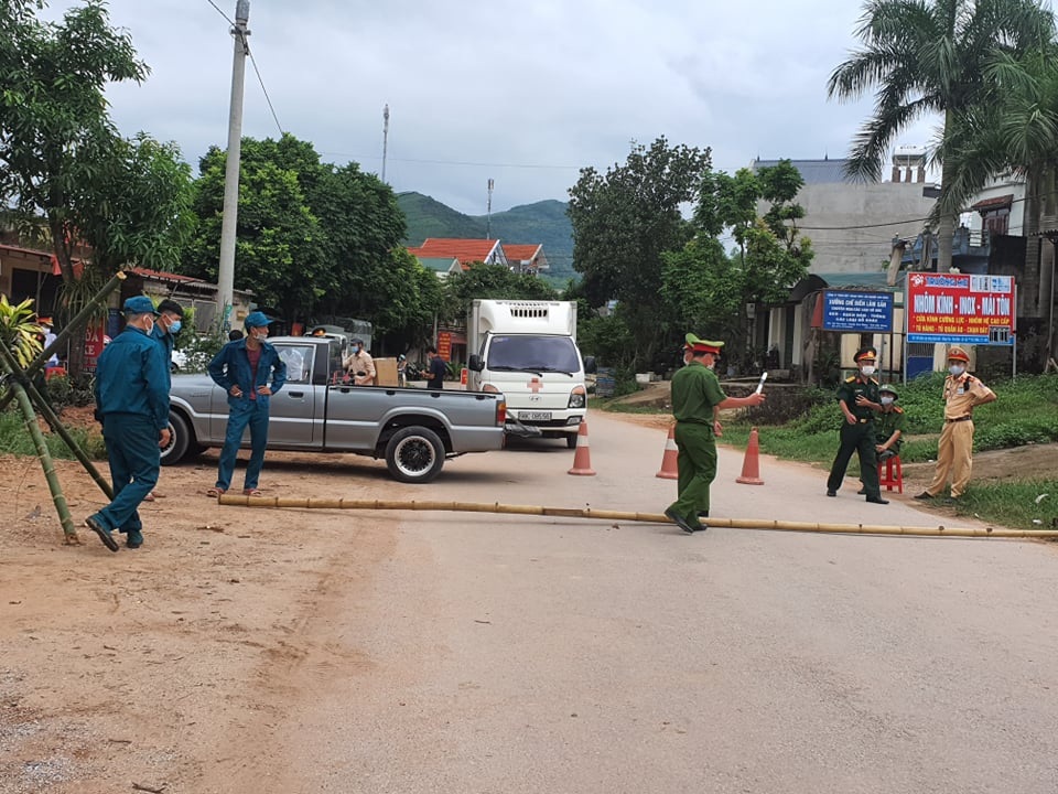 Hình ảnh phong tỏa khu vực có bệnh nhân Covid-19 ở Bắc Giang - 9 Hình ảnh phong tỏa khu vực có bệnh nhân Covid-19 ở Bắc Giang - 9