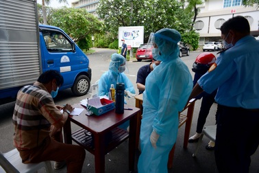 Bệnh nhân Hà Nội đi massage ở TPHCM: Hỏa tốc truy vết người tiếp xúc