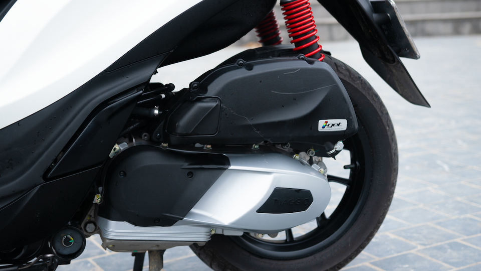 Piaggio Medley S 150: đối thủ xứng tầm trong phân khúc xe ga cao cấp - 5 Piaggio Medley S 150: đối thủ xứng tầm trong phân khúc xe ga cao cấp - 5