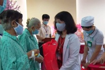 Mang "Tết yêu thương" đến với bệnh nhân có hoàn cảnh khó khăn
