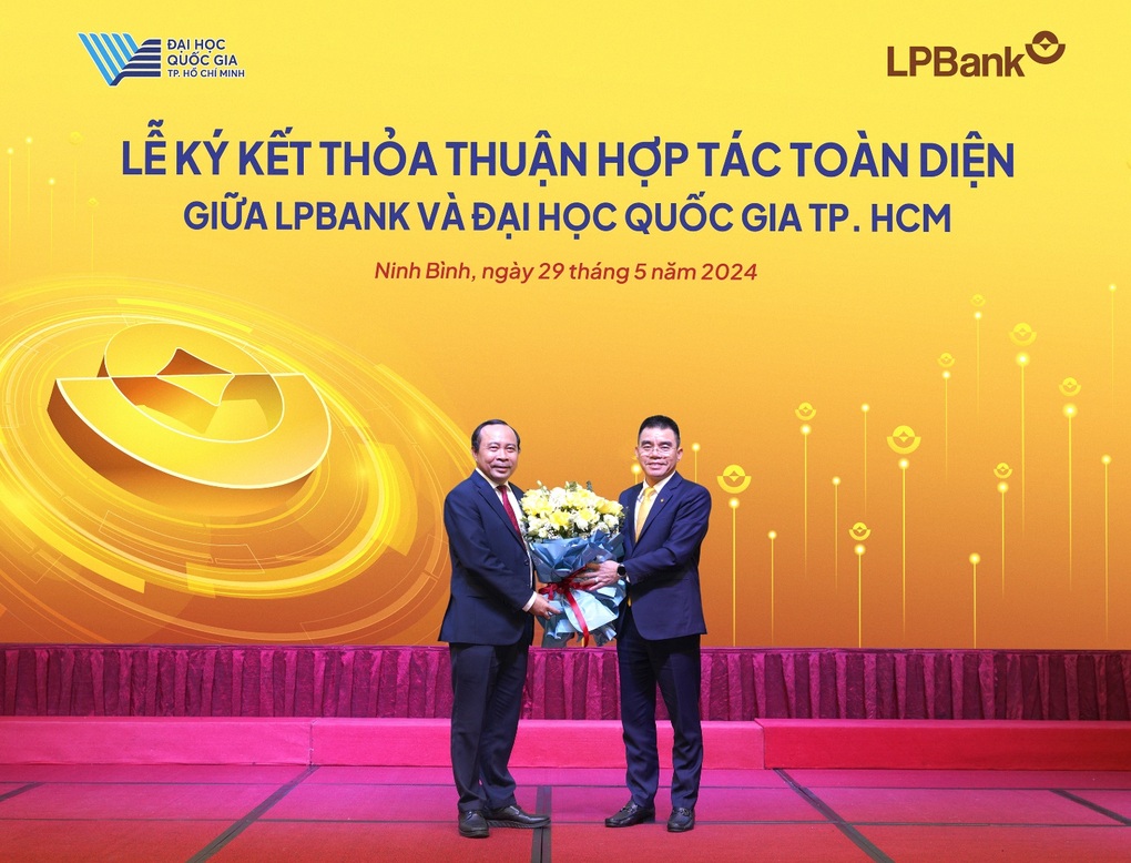 LPBank hợp tác toàn diện với Đại học quốc gia TPHCM - 3 LPBank hợp tác toàn diện với Đại học quốc gia TPHCM - 3