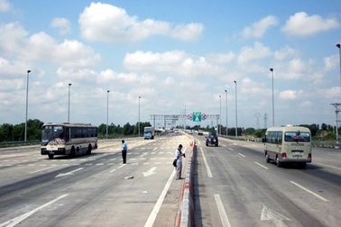 Đầu tư đường cao tốc Trung Lương - Mỹ Thuận theo hình thức BOT 