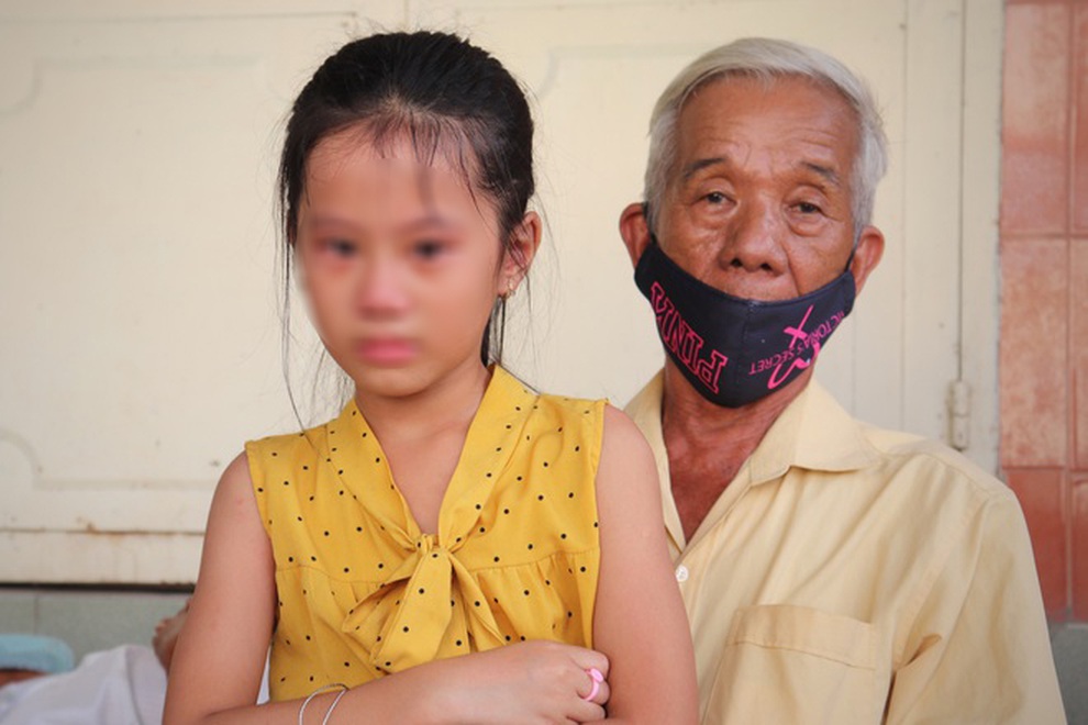 Chồng ôm vợ tự thiêu và nỗi đau xé lòng người ở lại - 4 Chồng ôm vợ tự thiêu và nỗi đau xé lòng người ở lại - 4
