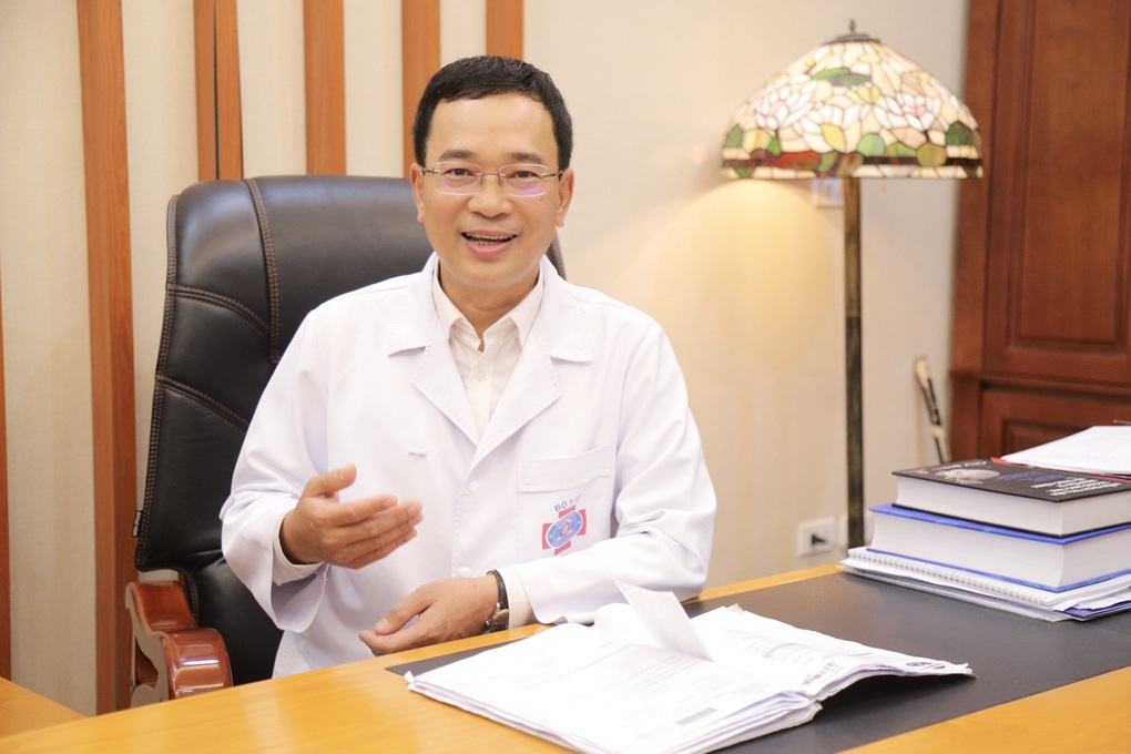 Phát hạch khắp cơ thể, 20 năm vượt qua ung thư nhờ... cái nắm tay - 3 Phát hạch khắp cơ thể, 20 năm vượt qua ung thư nhờ... cái nắm tay - 3