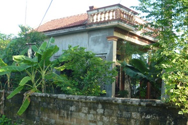 Chủ tịch xã bị bắt quả tang đánh bạc vẫn tại vị