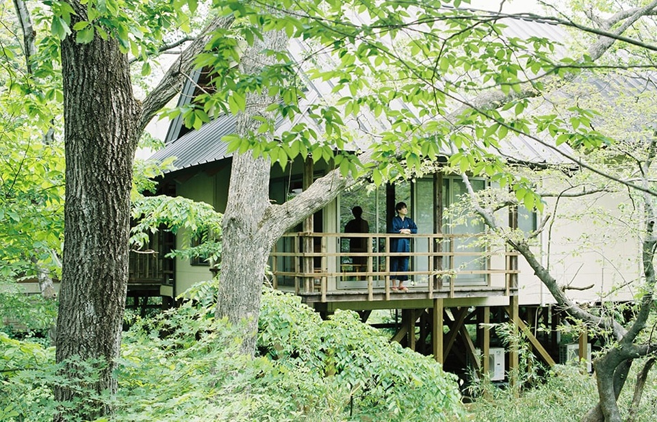 Ryokan onsen gỗ truyền thống ẩn mình giữa rừng cây bên dãy núi Zao - 1 Ryokan onsen gỗ truyền thống ẩn mình giữa rừng cây bên dãy núi Zao - 1