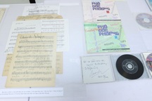 Tiếp nhận tư liệu gốc các sáng tác nổi tiếng của nhạc sĩ Phó Đức Phương