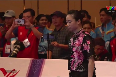 Dương Thúy Vi nhận HCV Wushu