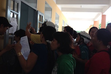 Chen lấn, mua hồ sơ mầm non từ 2 giờ sáng