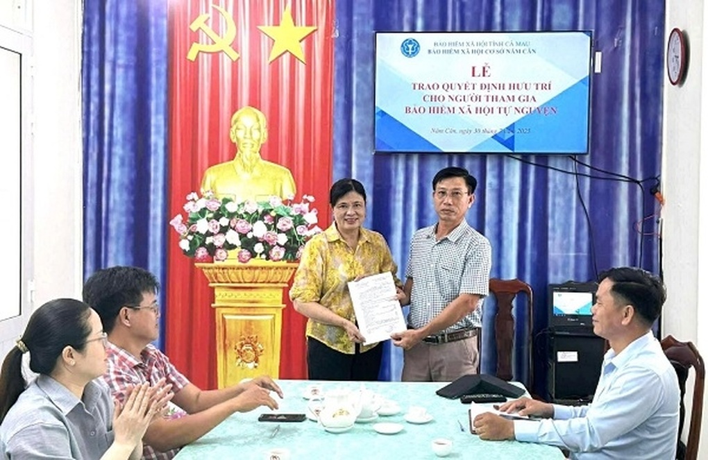 Nhận quyết định hưởng lương hưu sau 15 năm đóng bảo hiểm xã hội - 1 Nhận quyết định hưởng lương hưu sau 15 năm đóng bảo hiểm xã hội - 1