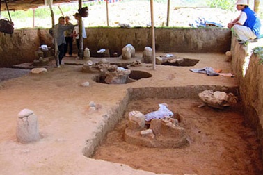 Phát lộ 10 ngôi mộ cổ có niên đại hơn 3.000 năm