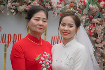 Đám cưới gây sốt ở Phú Thọ: Mẹ chồng làm cỗ linh đình, gả con dâu lấy chồng