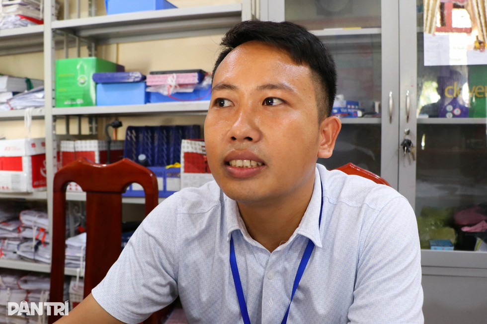 Làm việc thứ bảy, cán bộ vất vả nhưng người dân vui - 2 Làm việc thứ bảy, cán bộ vất vả nhưng người dân vui - 2