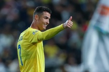 5 trận ghi bàn liên tiếp, Ronaldo phá kỷ lục của Messi