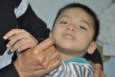 “Mẹ ơi, sao mẹ bỏ rơi con?”