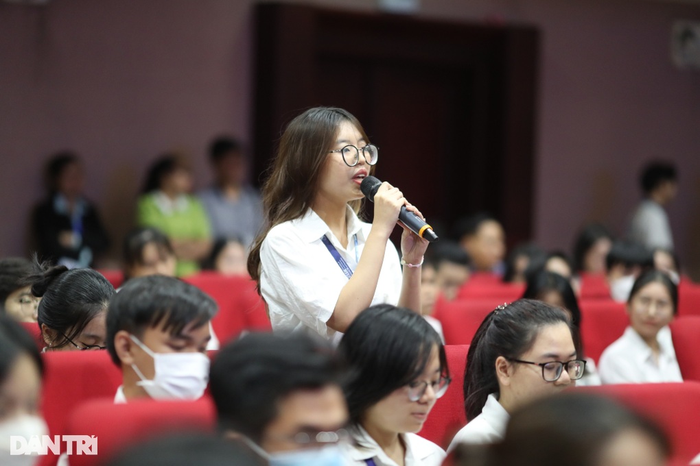Thủ tướng Phạm Minh Chính nhắn nhủ 8 điều đến sinh viên - 4 Thủ tướng Phạm Minh Chính nhắn nhủ 8 điều đến sinh viên - 4