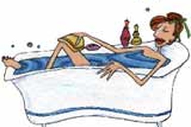 Rơi xuống nhà hàng xóm khi đang… tắm 