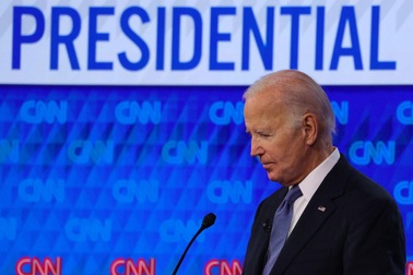 Hàng chục nghị sĩ Dân chủ tính ký đơn kêu gọi ông Biden dừng tranh cử