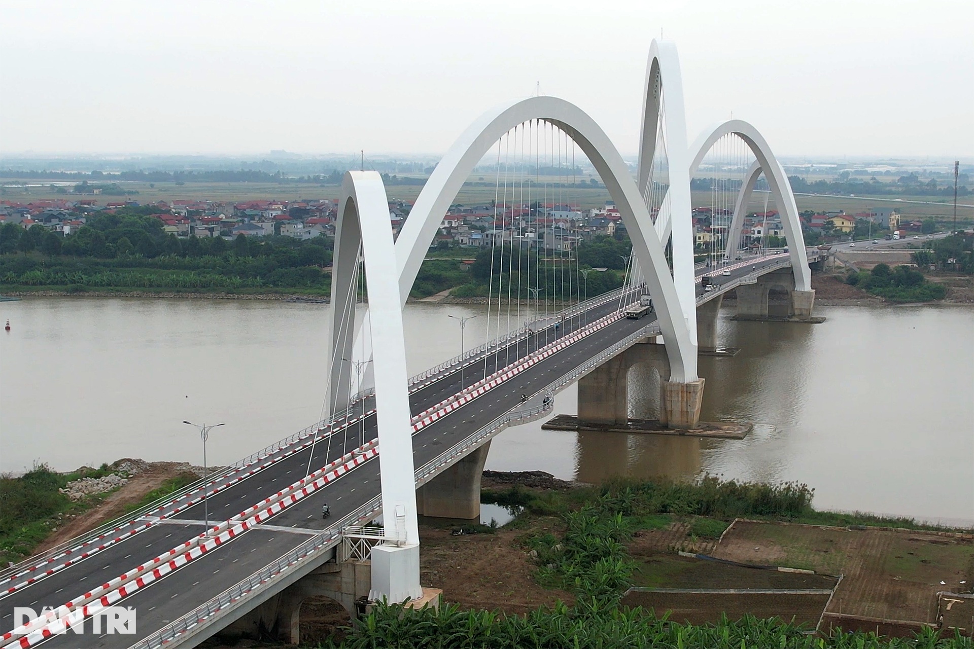 Ngắm cầu vòm thép hình tượng rồng cao nhất Việt Nam - 12 Ngắm cầu vòm thép hình tượng rồng cao nhất Việt Nam - 12