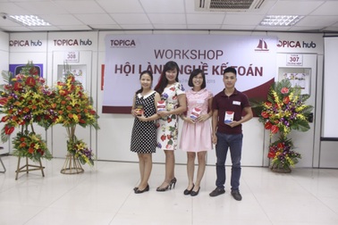 Vượt 70km đi học với ước mơ trở thành “siêu kế toán”