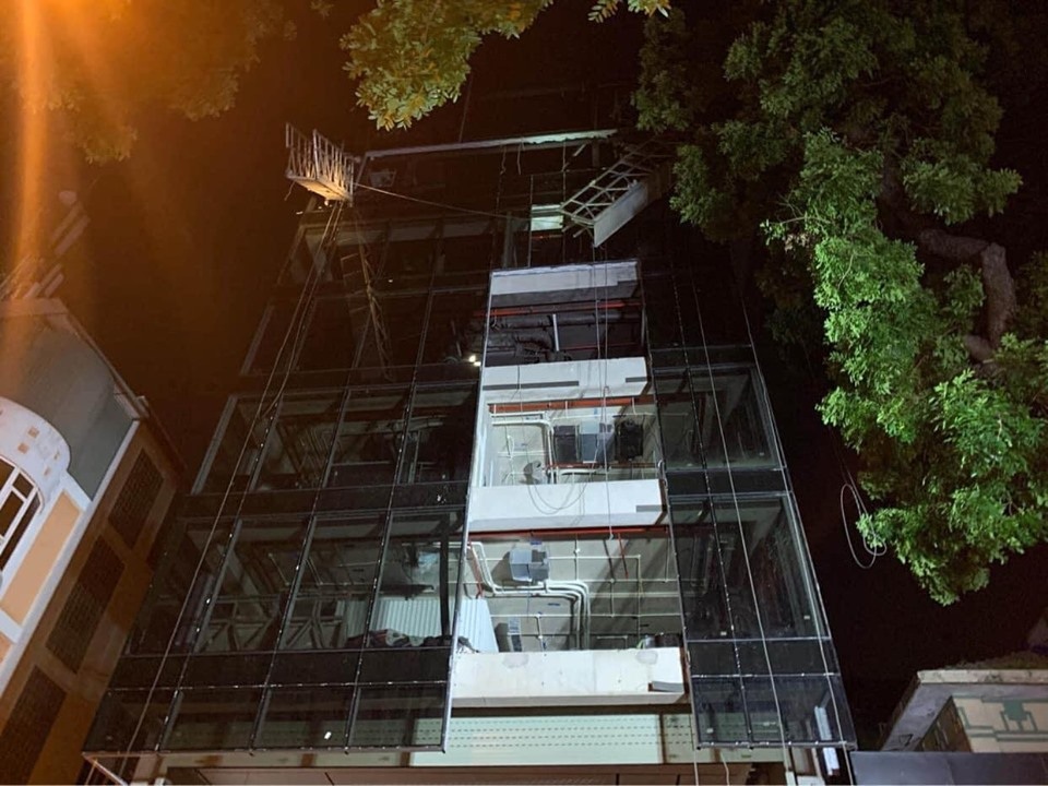 Hà Nội: Sập giàn giáo trên phố Nguyễn Công Trứ, 4 người thương vong - 8 Hà Nội: Sập giàn giáo trên phố Nguyễn Công Trứ, 4 người thương vong - 8